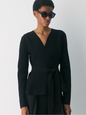 Babaton Commuter Cardigan | Black | 2XS